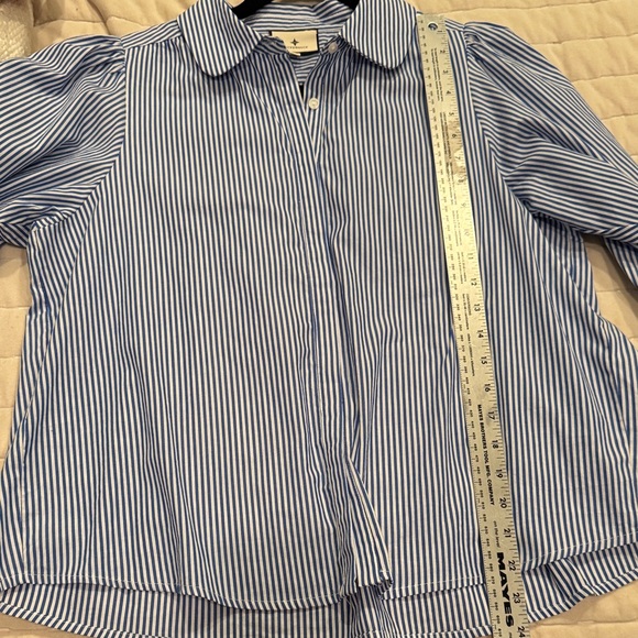 Tuckernuck Classic Blue White Striped Button down Preppy Round Collar - Medium - Picture 13 of 14